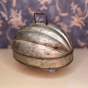 Vintage Tin Acorn Melon Shape Jello Mold or Cake Pan with Handles